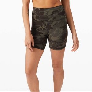 SOLD Lululemon Align Shorts 6”